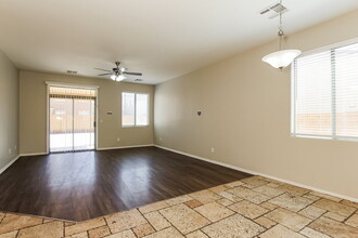 6829 S 68th Ln in Phoenix, AZ - Building Photo - Building Photo