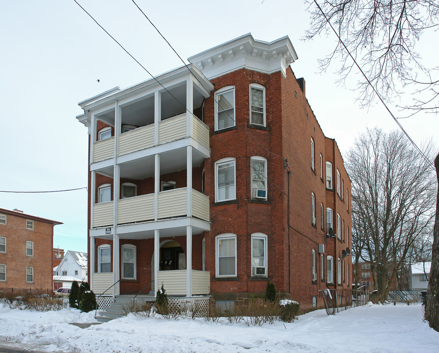 33 Benton St in Hartford, CT - Foto de edificio