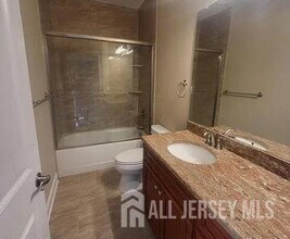 47 Abbey Rd in Tinton Falls, NJ - Building Photo - Building Photo