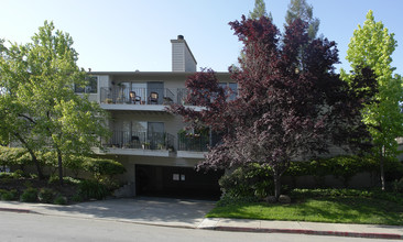 1089 Sunnyvale Ave in Walnut Creek, CA - Building Photo - Building Photo