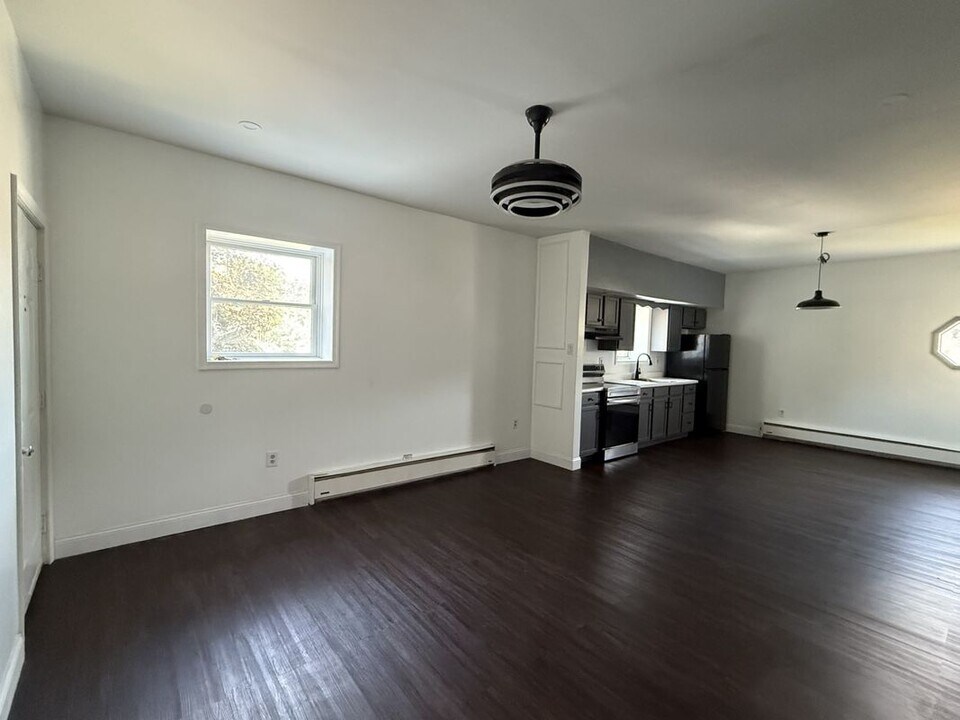 132 E Main St in Girardville, PA - Building Photo