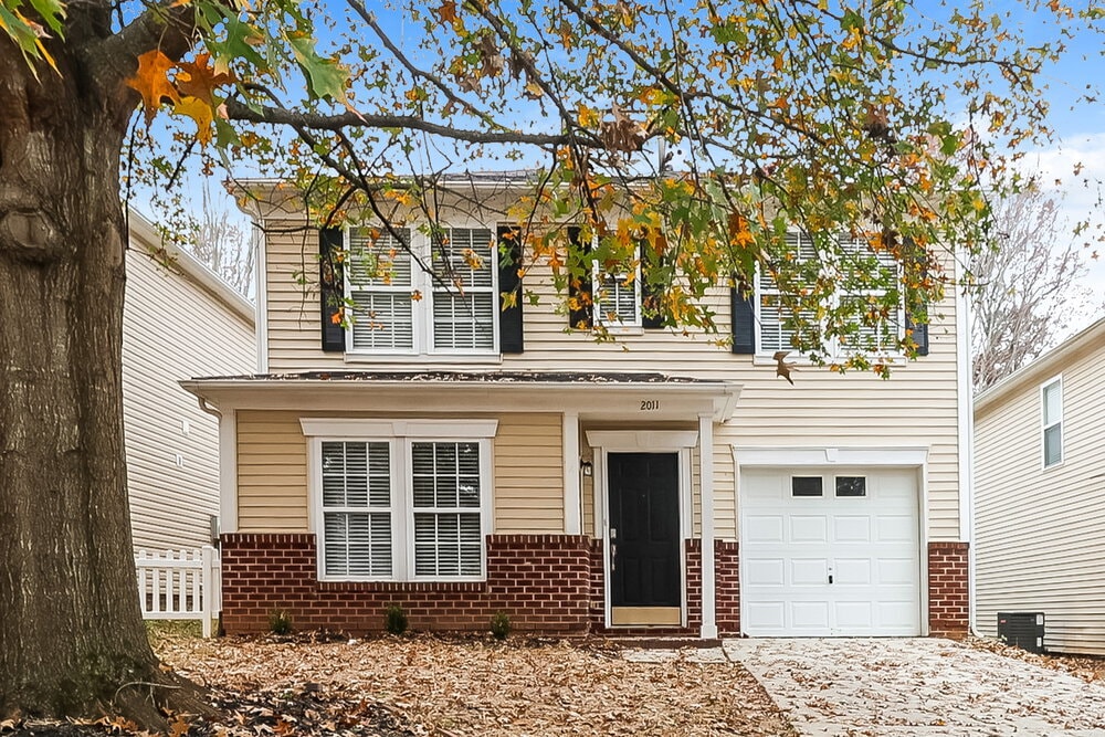 2011 Dunsmore Ln in Waxhaw, NC - Building Photo