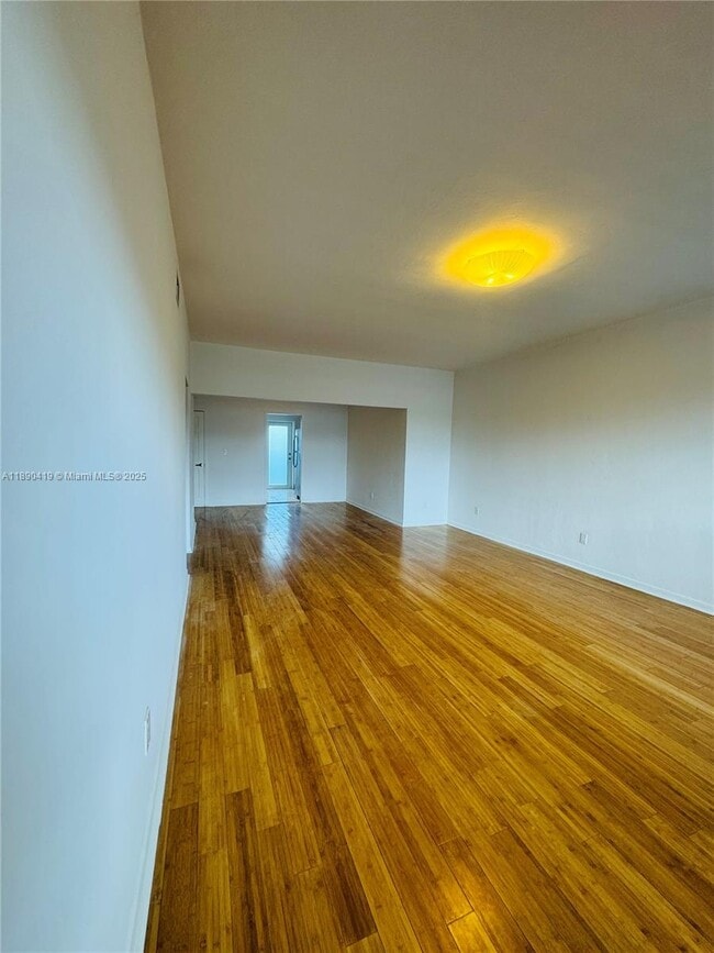 1905 Calais Dr in Miami Beach, FL - Building Photo - Building Photo