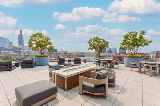 The Madison at Racine in Chicago, IL - Building Photo - Building Photo