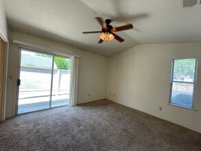 49400 River Park Rd in Oakhurst, CA - Building Photo - Building Photo
