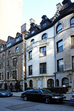 321 W 80th St in New York, NY - Building Photo - Building Photo