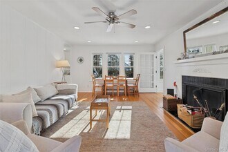 1240 W Rd in Cutchogue, NY - Building Photo - Building Photo