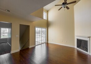 403 Treyson Ln, Unit 403 in Morgantown, WV - Building Photo