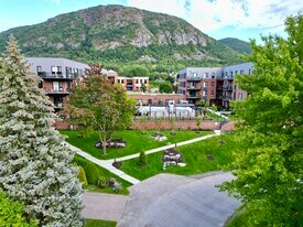 Aera St-Hilaire in Mont-St-Hilaire, QC - Building Photo