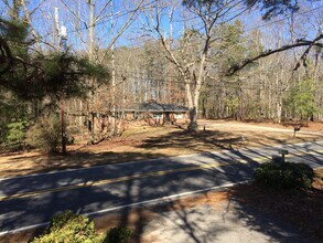 2185 Enon Rd in Atlanta, GA - Building Photo - Building Photo