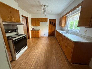 102 W Chartes St in New Castle, PA - Foto de edificio - Building Photo