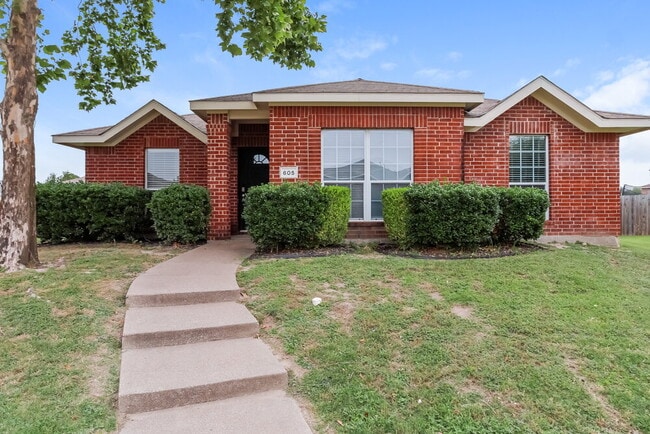 property at 605 Canyon Pl