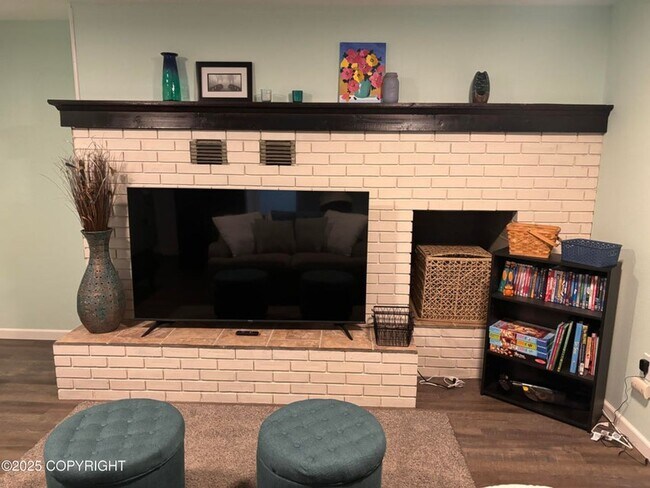 1713 Northwestern Ave in Anchorage, AK - Building Photo - Building Photo