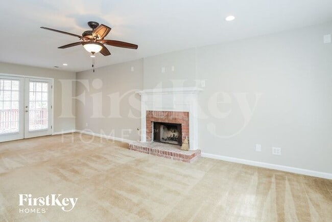 205 Crown Oaks Ct in Stockbridge, GA - Building Photo - Building Photo