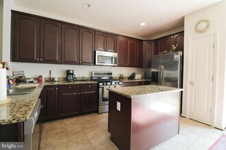 22702 Parkland Farms Terrace in Ashburn, VA - Building Photo - Building Photo