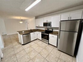 10131 W Sunrise Blvd, Unit 203 in Plantation, FL - Building Photo