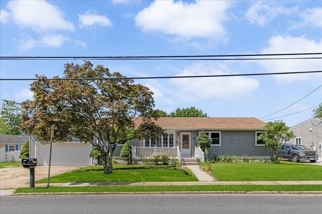 property at 2127 Oak Ave