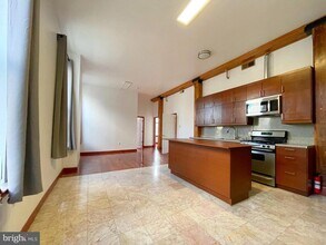 1301-3 Vine St in Philadelphia, PA - Building Photo - Building Photo