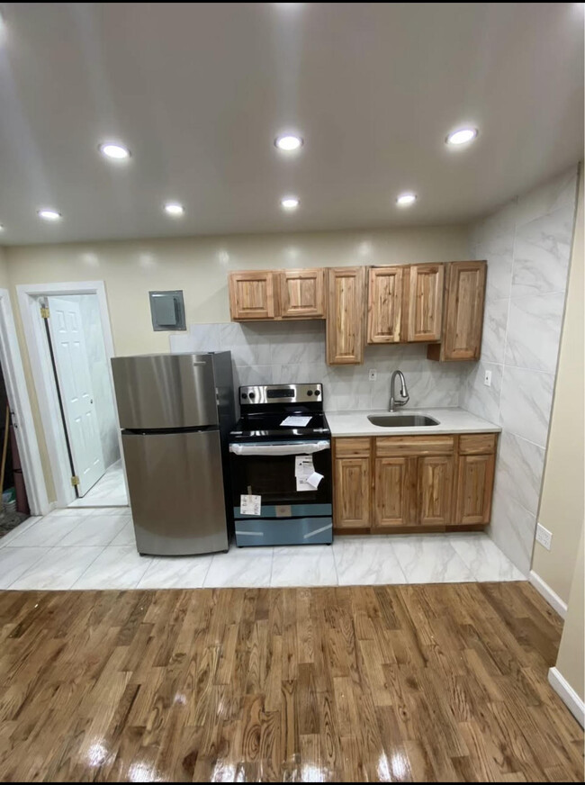 1885 Eastern Pky, Unit 1A