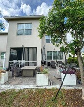 5035 Eucalyptus Dr in Hollywood, FL - Building Photo - Building Photo