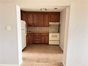 12 E Schunior St in Edinburg, TX - Building Photo - Building Photo