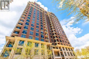 1101 Leslie St in Toronto, ON - Building Photo