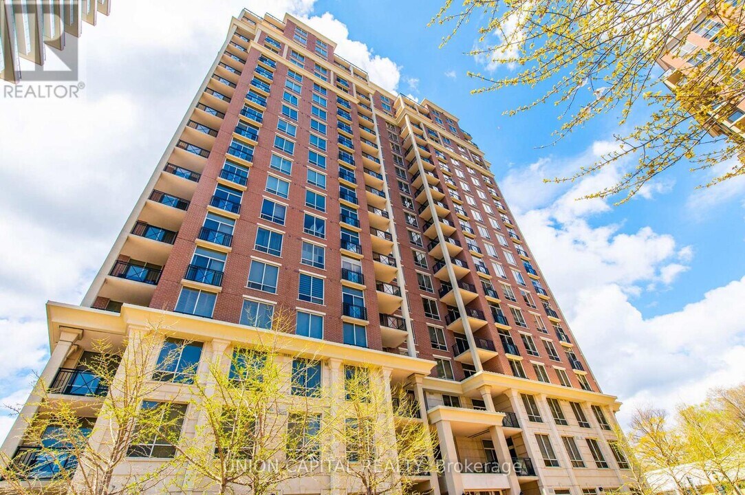 1101 Leslie St in Toronto, ON - Building Photo