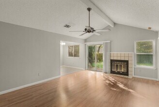 11931 Rosethorn Dr in Austin, TX - Building Photo - Building Photo