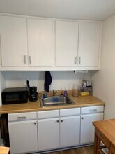 60 Buttonwood St, Unit 2nd Floor Studio in Lambertville, NJ - Building Photo - Building Photo