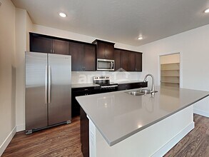 9463 W Dove Creek St in Star, ID - Building Photo - Building Photo