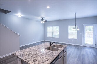 6106 Oak Bend Ct in Riverdale, GA - Building Photo - Building Photo