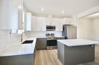 3659-3214 214 St NW in Edmonton, AB - Building Photo - Building Photo