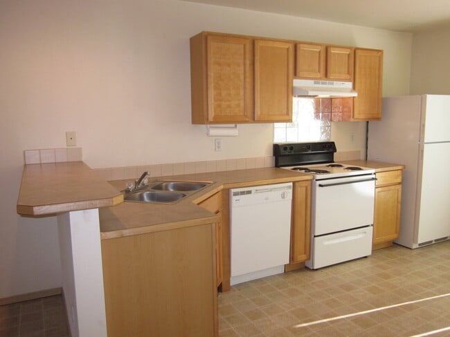 2821 SW 21st St in Redmond, OR - Building Photo - Building Photo