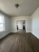 405 E Broadway Ave in Enid, OK - Foto de edificio - Building Photo