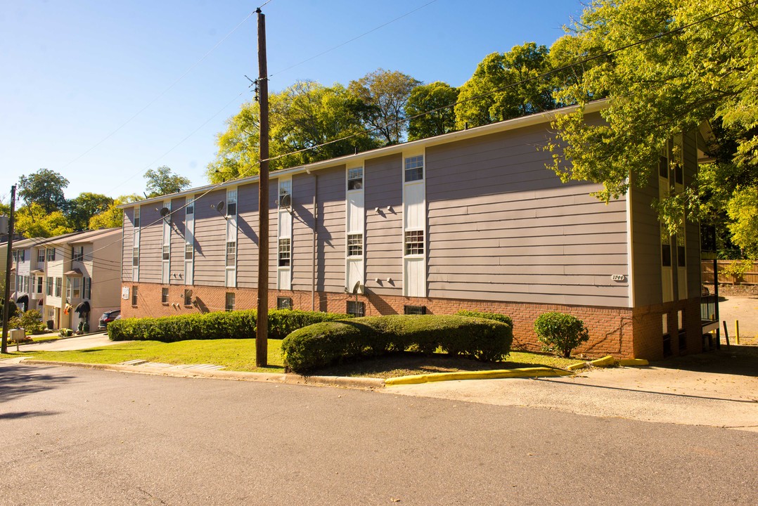 Court South Apartments in Birmingham, AL - Building Photo