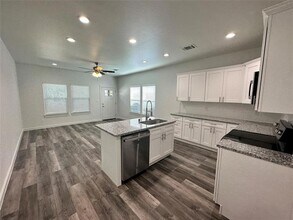 418 N Elliott Ave in Sherman, TX - Building Photo - Building Photo