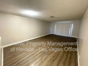 1729 Jupiter Ct in Las Vegas, NV - Building Photo - Building Photo