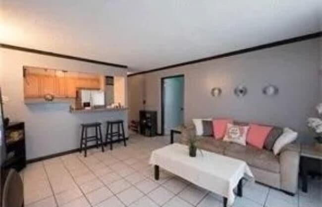 98-1038 Moanalua Rd, Unit 201 in Aiea, HI - Foto de edificio - Building Photo