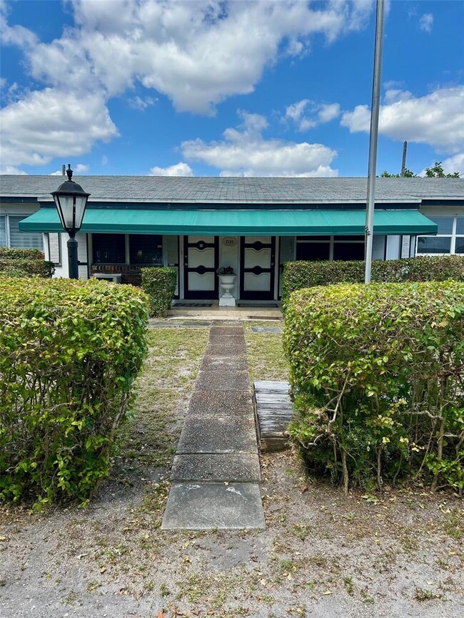 property at 1120 N 59th Ave