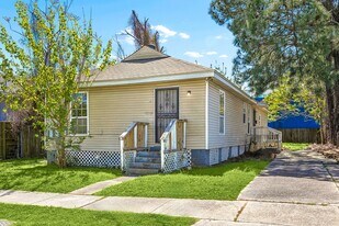 2152 Abundance St in New Orleans, LA - Building Photo