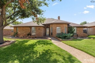 4708 Stansbury Ln in Wichita Falls, TX - Building Photo