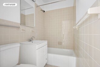 460 W 23rd St in New York, NY - Building Photo - Building Photo