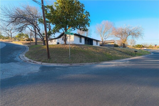 4406 Scottsdale Rd in Austin, TX - Building Photo - Building Photo