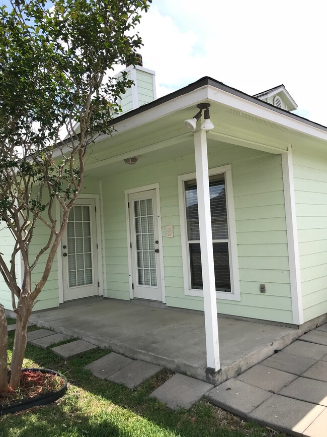 5642 Lipes Blvd in Corpus Christi, TX - Building Photo - Building Photo