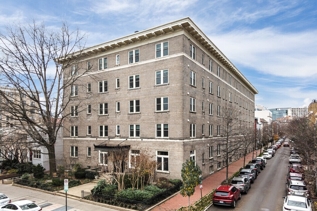 1916 17th St NW in Washington, DC - Building Photo