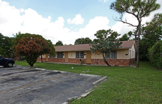 311 NW 43rd St in Fort Lauderdale, FL - Building Photo - Building Photo