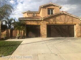 136 Half Dome Way in Perris, CA - Building Photo