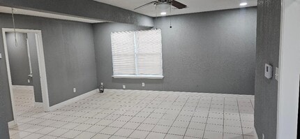 7011 Hillsboro St in Houston, TX - Building Photo - Building Photo