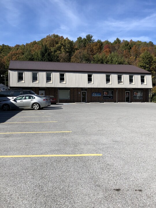 258 Blue Prince Rd, Unit 201 in Bluefield, WV - Building Photo
