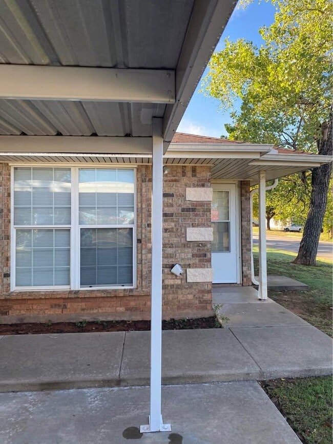 property at 1300 32nd St